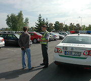 Automobilio savininkas policijai pateikė dokumentus, kad ma&scaron;iną jis pardavė