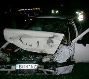 Automobilis &bdquo;VW Golf&ldquo; po avarijos