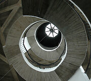 Bok&scaron;tas Fromborko pilyje. Pačiame vir&scaron;uje pritvirtas Fuko &scaron;vyktuoklės lynas