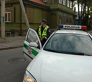 Avariją pastebėjo pro &scaron;alį važiavęs policininkas