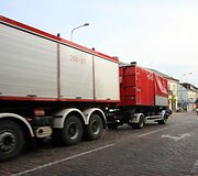 Lenkų ugniagesiai per Ukmergę važiuoja namo