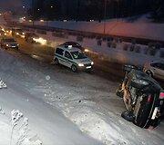 Apsivertęs automobilis &bdquo;Mazda&ldquo;
