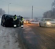 Apsivertęs automobilis &bdquo;Mazda&ldquo;