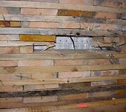 Po medienos kroviniu paslėptos cigaretės