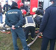 Ugniagesiai prie &scaron;ulinio, kuriame įvyko nelaimė