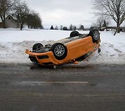 Apsivertęs automobilis