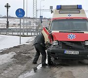 Į avariją patekęs ligoninės automobilis