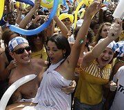 Brazilai džiaugsmingai pasitiko gerą žinią.