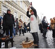 Mugėje netrūksta įdomių reginių ir pirkinių.