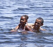 B.Obama su drukra Sasha
