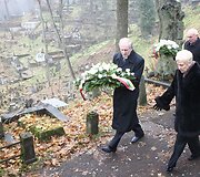Seimo Pirmininkė lankė kapus.