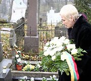 Seimo Pirmininkė lankė kapus.