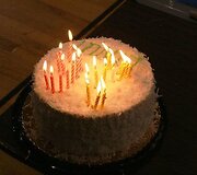 Lietuvos vyrų rinktinės lyderiui vaikai pademonstravo savo sugebėjimus ir įteikė tortą su 26-iomis žvakutėmis.
