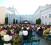 Lietuvos valstybinio simfoninio orkestro ir garsių atlikėjų koncertas &bdquo;Simply The Best&ldquo;