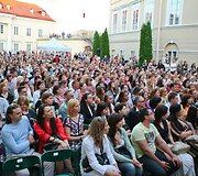 Lietuvos valstybinio simfoninio orkestro ir garsių atlikėjų koncertas &bdquo;Simply The Best&ldquo;