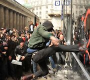 Protestuotojai ėmėsi drasti&scaron;kų veiksmų.