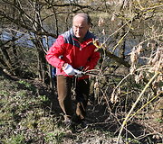 Vilniečiai pasiraitojo rankoves ir kibo tvarkyti savo miestą.