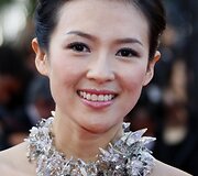 Neįprastas aktorės Ziyi Zhang kaklo papuo&scaron;alas