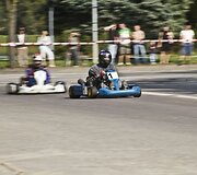&Scaron;akiuose vykusiame tradiciniame atvirame kartingų turnyre neapsieita be nelaimių &ndash; susidūrė brolio ir sesers vairuojami kartingai.