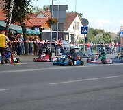 &Scaron;akiuose vykusiame tradiciniame atvirame kartingų turnyre neapsieita be nelaimių &ndash; susidūrė brolio ir sesers vairuojami kartingai.