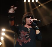 Sostinėje klausytojus džiugino atsikūrusios grupės &bdquo;Rainbow&ldquo; muzikantai.