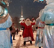 &Scaron;ventinis paradas Sankt Peterburgo Nevskio prospekte.