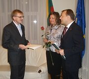 Lietuvos ambasadoje Čekijoje minėjimas surengtas vasario 12 dieną. 