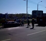 &Scaron;e&scaron;tadienį &bdquo;15min&ldquo; skaitytojas Tomas prane&scaron;ė apie Minsko žiede, Vilniuje, degantį automobilį.