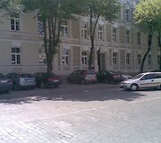 Vilniuje, &Scaron;ventaragio g., paliktas stovėti automobilis nuriedėjo į gatvės vidurį.