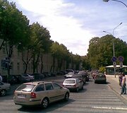 Vilniuje, &Scaron;ventaragio g., paliktas stovėti automobilis nuriedėjo į gatvės vidurį.