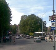 Vilniuje, &Scaron;ventaragio g., paliktas stovėti automobilis nuriedėjo į gatvės vidurį.