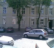 Vilniuje, &Scaron;ventaragio g., paliktas stovėti automobilis nuriedėjo į gatvės vidurį.
