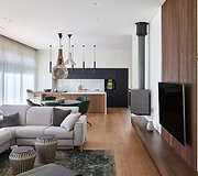 &bdquo;Very Good Architecture Company&ldquo; kurtas namo interjeras Vilniuje