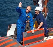 Rusijos premjeras Vladimiras Putinas nardymo aparatu &bdquo;Mir&ldquo; nusileido į Baikalo ežero dugną.