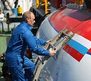 Rusijos premjeras Vladimiras Putinas nardymo aparatu &bdquo;Mir&ldquo; nusileido į Baikalo ežero dugną.