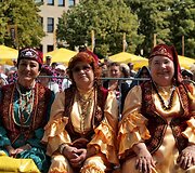 Klaipėdoje savaitgalį &scaron;urmuliuoja &scaron;ventės svečiai ir dalyviai. 