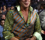 Stebėti dvikovos atvyko aktorius Mickey Rourke`as.