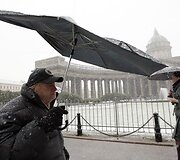 Antradienį &Scaron;iaurės Vokietiją, &Scaron;veicariją, Lenkiją ir Rusiją užklojo pirmasis sniegas. Lenkijoje sniego storis vietomis siekė iki 40 centimetrų. &Scaron;veicarijoje ir Vokietijoje trumpam buvo sutrikdytas eismas kalnų keliais.