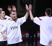 Vilniaus &bdquo;Lietuvos rytas&ldquo; žaidžia pirmąsias naujojo Eurolygos sezono rungtynes namie su Stambulo &bdquo;Efes Pilsen&ldquo; krep&scaron;ininkais. 