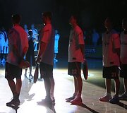 Vilniaus &bdquo;Lietuvos rytas&ldquo; žaidžia pirmąsias naujojo Eurolygos sezono rungtynes namie su Stambulo &bdquo;Efes Pilsen&ldquo; krep&scaron;ininkais. 