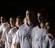 Vilniaus &bdquo;Lietuvos rytas&ldquo; žaidžia pirmąsias naujojo Eurolygos sezono rungtynes namie su Stambulo &bdquo;Efes Pilsen&ldquo; krep&scaron;ininkais. 