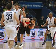 Vilniaus &bdquo;Lietuvos rytas&ldquo; žaidžia pirmąsias naujojo Eurolygos sezono rungtynes namie su Stambulo &bdquo;Efes Pilsen&ldquo; krep&scaron;ininkais. 