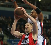 Vilniaus &bdquo;Lietuvos rytas&ldquo; žaidžia pirmąsias naujojo Eurolygos sezono rungtynes namie su Stambulo &bdquo;Efes Pilsen&ldquo; krep&scaron;ininkais. 