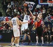 Vilniaus &bdquo;Lietuvos rytas&ldquo; žaidžia pirmąsias naujojo Eurolygos sezono rungtynes namie su Stambulo &bdquo;Efes Pilsen&ldquo; krep&scaron;ininkais. 