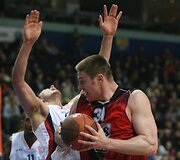 Vilniaus &bdquo;Lietuvos rytas&ldquo; žaidžia pirmąsias naujojo Eurolygos sezono rungtynes namie su Stambulo &bdquo;Efes Pilsen&ldquo; krep&scaron;ininkais. 
