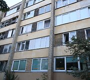 Griūvantis daugiabutis Kaune