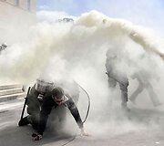 Demonstracija Graikijos sostinėje, Atėnuose, virto riau&scaron;ėmis.