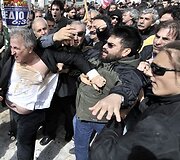 Demonstracija Graikijos sostinėje, Atėnuose, virto riau&scaron;ėmis.