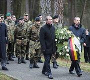 Vainikų padėjimo ceremonija