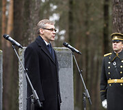 Vainikų padėjimo ceremonija